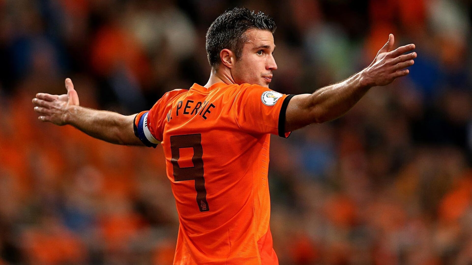 欧冠小组赛：巴萨4比0横扫法兰克福 莱万、佩德里、拉菲尼亚联袂进球